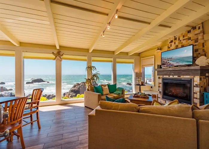 Surfscape Beach House, Private Beach & Ocean Views