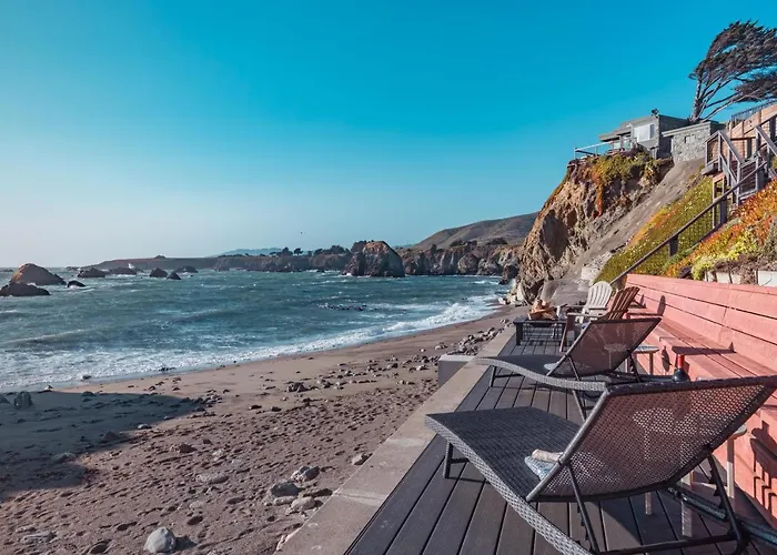 Surfscape Beach House, Private Beach & Ocean Views