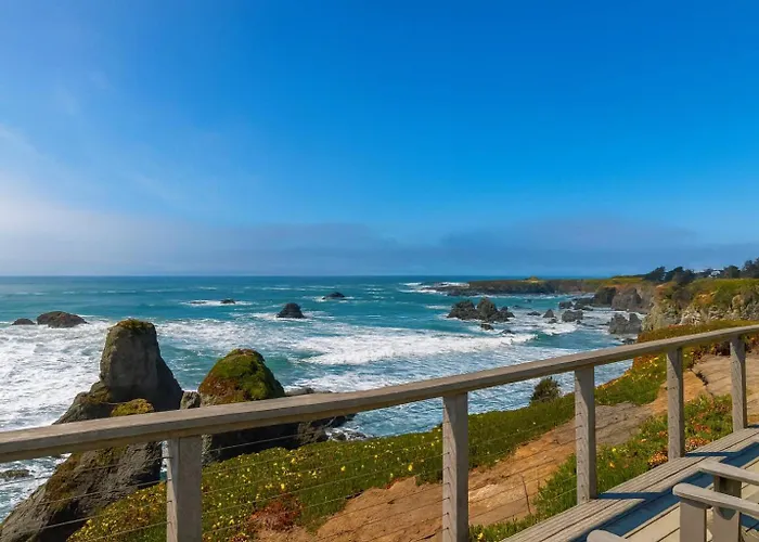 Seaside Elegance Oceanfront Escape With 3 Suites